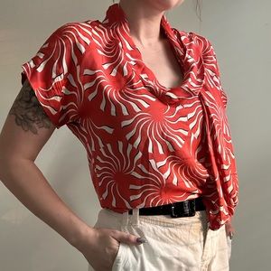 Beautiful Diane Von Furstenburg 100% Silk top